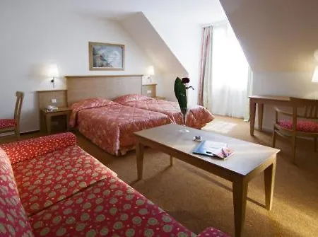 Mercure 3*